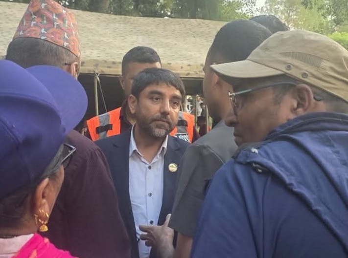 राहतसहित पुगे रास्वपा प्रमुख सचेतक बुर्लाकोटी, उद्धारलाई प्रभावकारी बनाउनेबारे छलफल
